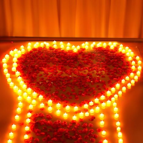 Lot de 6000 pétales de rose artificiels avec 72 bougies romantiques sans flamme, bougies chauffe-plat LED en forme de cœur, alimentées par piles pour la Saint-Valentin, nuit romantique, anniversaire (1/5)