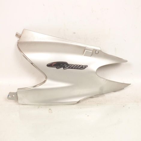 [PRODUIT D'OCCASION] Coque arrière gauche origine pour scooter Yamaha 125 Xc F Cygnus (1/2)