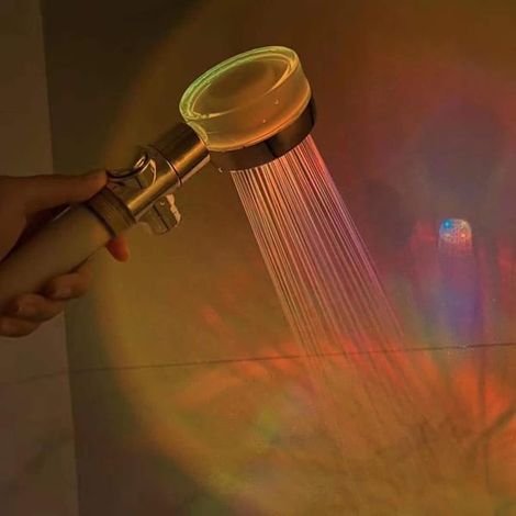 Wassersparender Duschkopf mit Temperaturregelung und farbiger LED-Beleuchtung. (1/5)