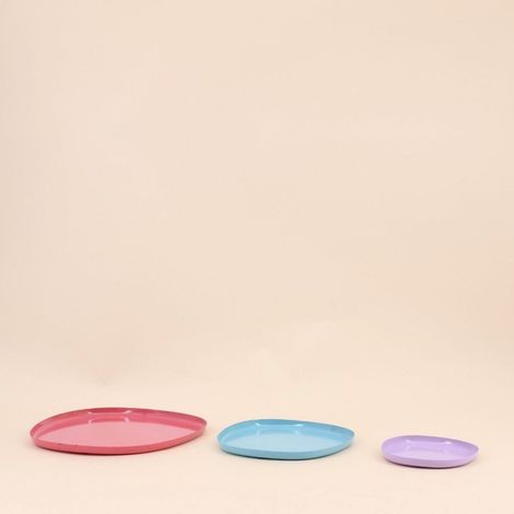 Set de 3 plateaux forme organique en métal coloré (1/5)