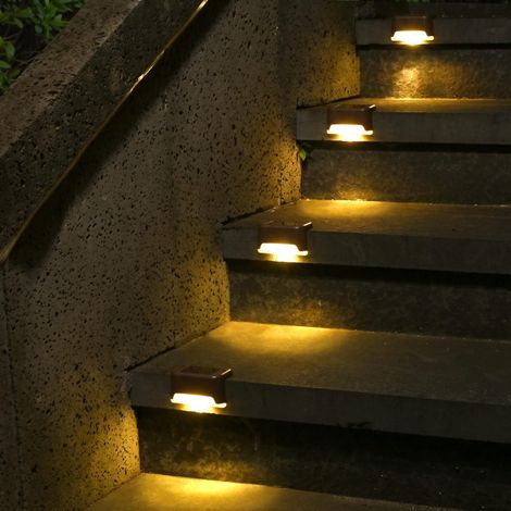 Set mit 12 wasserdichten LED-Solarstrahlern für Treppen, Außenbereich, Garten, Terrasse, Zaun und Weg, warmes Licht. (1/5)