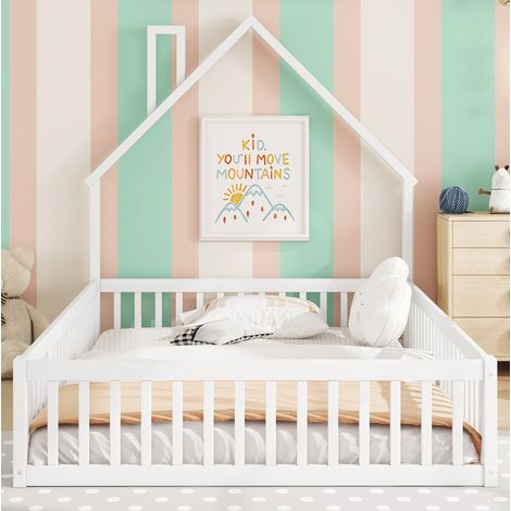 Cama infantil de madera de pino y MDF blanca 140x200 cm con somier de láminas y barreras de seguridad (1/5)