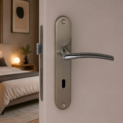 Ouvre&Déco - 2 poignées de porte FINESSE en zamak bicolore nickel / nickel mat – Entraxe 195 mm – Entrée de clé chambre – Style contemporain (1/5)