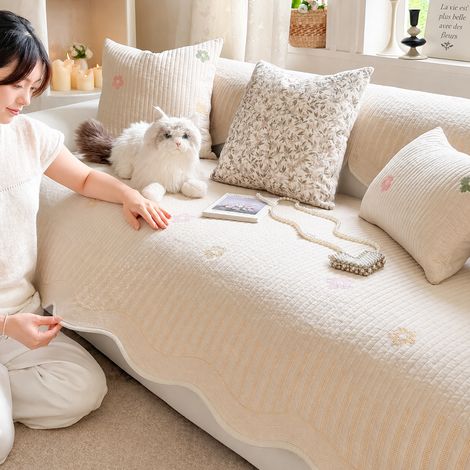 Coussin 4545CM avec garnissage inclus en pur coton lavé brodé motif petites fleurs café clair 1 kg – Livraison gratuite