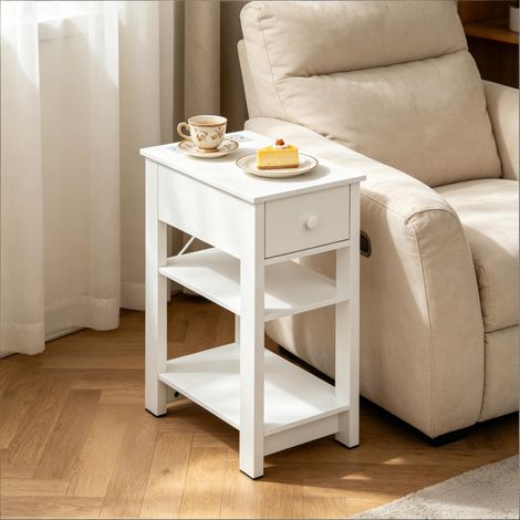Kompakter Beistelltisch mit kabelloser Ladefunktion, moderner Couchtisch für Wohnzimmer oder Hotelzimmer, ideal für beengte Räume.