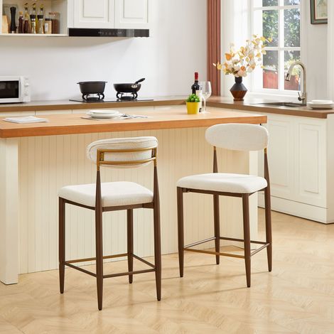 2er-Set Barhocker in Thekenhöhe, Barhocker im französischen Landhausstil mit modernem Retro-Design, dunkelbraunem und goldfarbenem Rahmen, cremefarbenem Stoffbezug für Kücheninsel/offene Bar