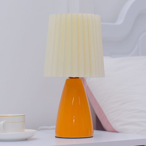 Vintage-Tischlampe im Milchshake-Stil, retro-skandinavische, mädchenhafte Plissee-Nachttischlampe, die Instagram-tauglich ist, warme und gemütliche Ambientelampe. (1/5)