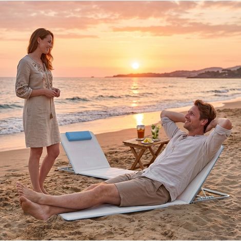 Strandliege klappbar aus Polyethylen beige mit verstellbarer Rückenlehne und Kissen, 2er-Set (1/4)