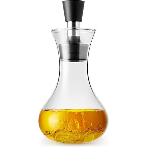 Shaker à vinaigrette 0,3 l Anti-goutte, sans huile ni vinaigrette sur la table Flacon à huile et shaker à vinaigrette (1/5)
