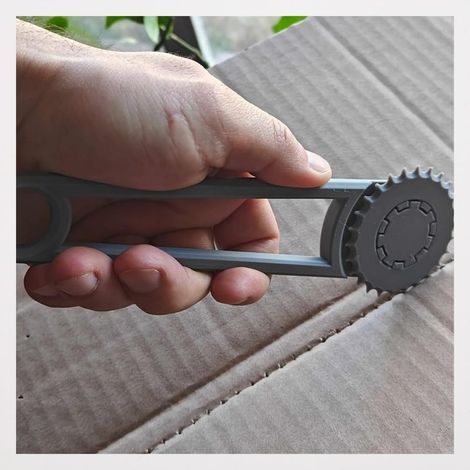 1 outil de poinçonnage manuel en carton avec rouleau en acier réglable adapté pour les travaux manuels, les projets artistiques, la fabrication de cartes et la modification de boîtes en carton (1/5)