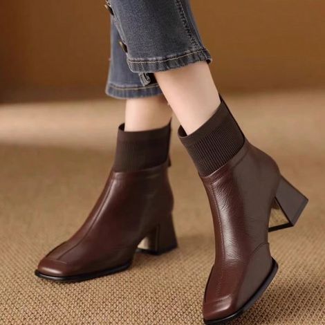 Short rétro en maille élastique pour femme – Talon de 5 cm d'épaisseur, talon haut, ourlet en laine, fermeture western latérale ajustable. (1/3)