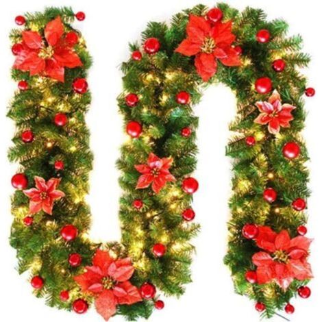 Décoration de guirlande de Noël avec des lumières, plantes de vigne artificielles en rotin de Noël avec des fleurs et des ornements de boule, décoration de manteau de cheminée d'intérieur et d'