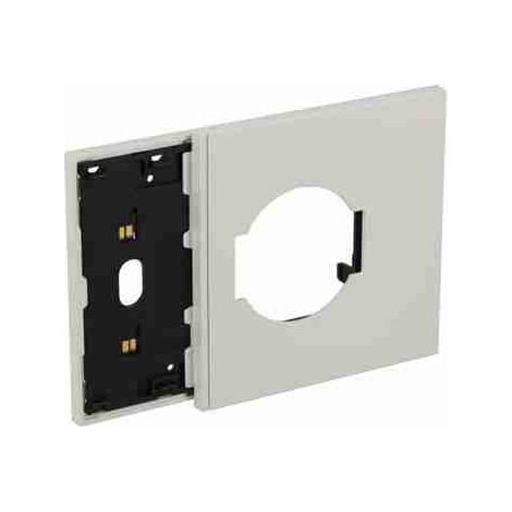 Marco electrificado BTIKW8103M03 con tapa de enchufe italiana y alemana