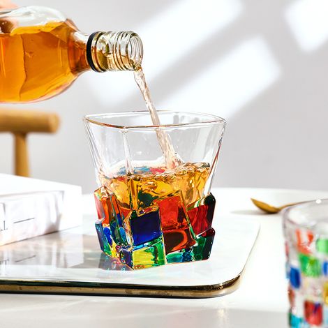 Bemaltes Kristall-Whiskyglas