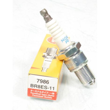 NGK-Zündkerze für Auto BR8ES11 / 7986, neu (1/2)
