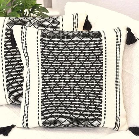Set aus 2 Kissenbezügen aus böhmischer Baumwolle, gestrickt mit schwarzen und weißen Quasten (1/4)