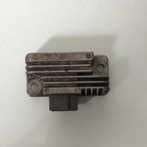 [PRODUIT D'OCCASION] Régulateur de tension origine pour scooter Yamaha 50 Beluga 1988 (1/2)