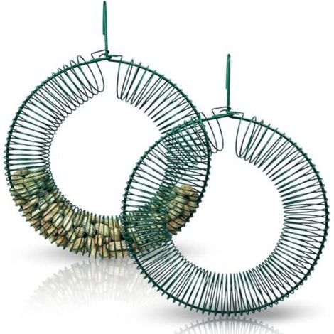 Deux mangeoires à cacahuètes, une mangeoire suspendue en forme de couronne et une mangeoire ronde en métal avec des crochets. (1/5)