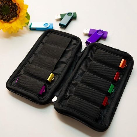 Custodia portatile per chiavette USB con 10 scomparti, borsa organizer per memory stick di grande capacità con adesivi (1/4)