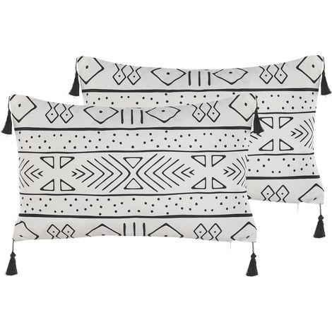 Lot de 2 Coussins Décoratifs Rectangulaires avec Pompons 30 x 50 cm en Velours Noir et Blanc Pour Salon Canapé ou Lit Design et Tendance Beliani (1/5)