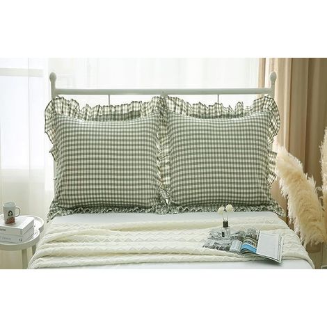 Lot de 2 taies d'oreiller à carreaux vert sauge et blanc avec volants 80 x 80 cm - 100 % coton - Style maison de campagne - Pour un sommeil réparateur et une décoration élégante de chambre à coucher (1/5)
