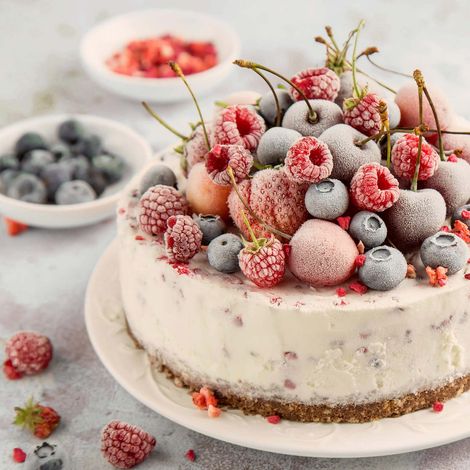 Tableau cuisine motif gâteau pâtisserie | Tableau avce fruits pour déco salon original | Tableau sur toile avec fraises blanc rouge & gris - 0,5 x 0,5 m (1/2)