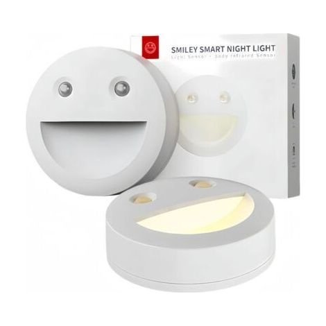 A night light in the shape of a smiling face with motion sensor.4This mode saves energy and electricity. (1/5)
