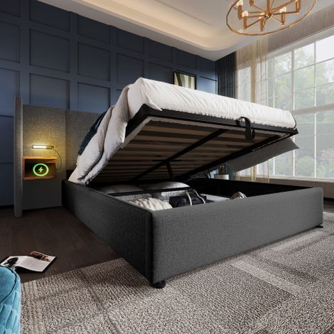 Lit double capitonné (160 × 200) équipé de tables de chevet, de liseuses et de ports de charge USB-C structure de lit avec coffre de rangement, en bois massif et sommier à lattes en métal revêtement (1/4)
