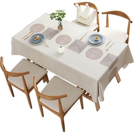 Nappe couleur ivoire, résistante et facile d'entretien, idéale pour la décoration de tables rectangulaires de banquet. Lavable en machine, en polyester. (1/5)