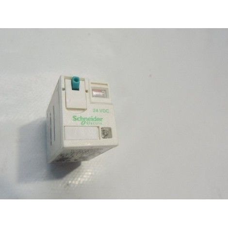 Schneider Electric Relais de puissance 3 RT, bobine 24V c.c. Enfichable 900mW ( Prix pour 1 ) (1/2)
