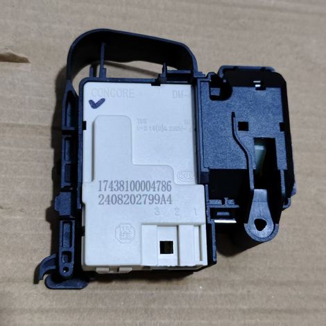Die Referenznummer 17438100004786 ist für elektromagnetische Türschalter und Schlösser an Trommelwaschmaschinen geeignet. (1/5)