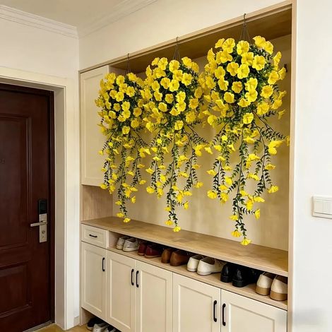 Ensemble de 2 pots de fleurs suspendus avec fleurs artificielles jaunes (1/5)