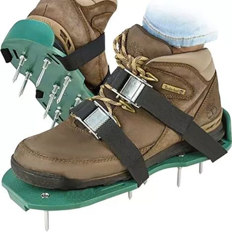 Soffietto arieggiatore per prato con 26 punte da 5 cm – taglie da 36 a 46 – confezione da 2 (1/5)