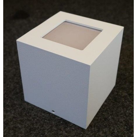 Plafonnier intérieur LED 4.5W blanc carré 100x100x100mm 3000K 221lm non-dimmable alim 230V IK06 IP40 Quasar 10