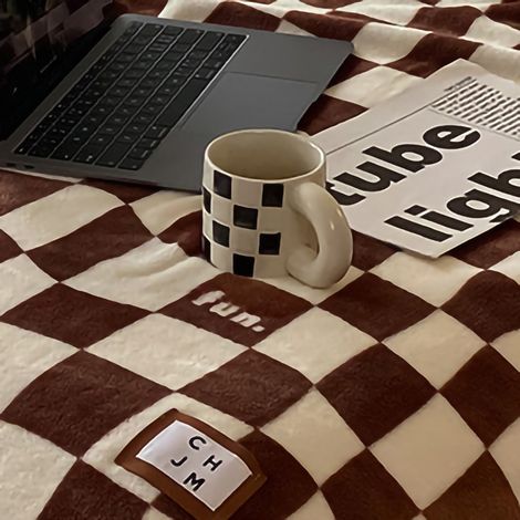 Plaid Cocooning Motif Damier Rétro Chocolat Café 150x200cm en Polaire Polyester pour Canapé Couchage Hiver Automne