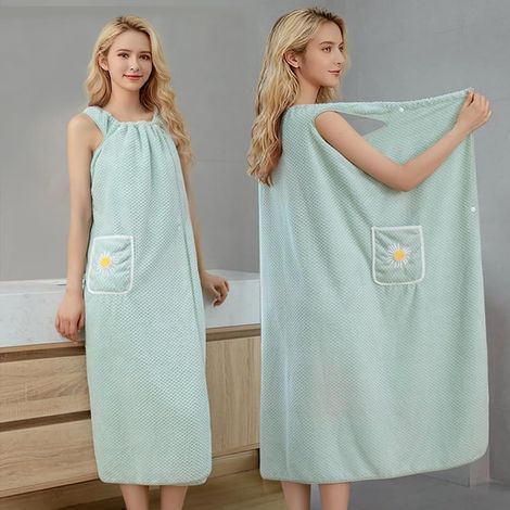 Deux jupes de bain vertes (100145cm chacune), plus des serviettes de bain épaisses et des peignoirs absorbants en polaire corail. (1/5)