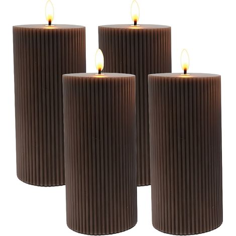 Relaxdays LED Kerzen, 4er Set, HxD: 18 x 7,5 cm, flackernde Flamme, Echtwachs, Rillen, flammenlose Blockkerzen, coffee (1/5)