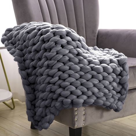 Grey Handwoven Chunky Knit Throw Blanket (1/5)