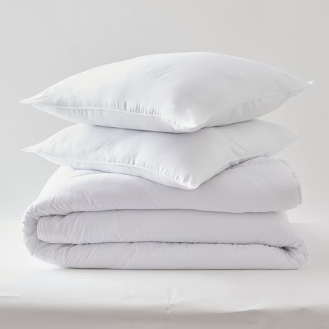 Pack Couette Blanrêve 260 x 240 cm + 2 Oreillers 60 x 60 Gamme "Douceur" traité Anti Acarien Soft & care - Blanc - (1/4)