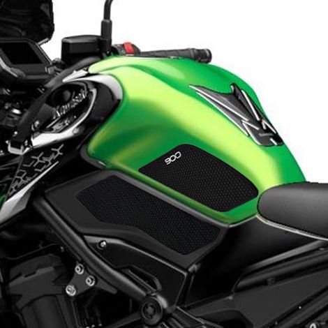 Rubber protective stickers for the fuel tank of Kawasaki Z900/SE 17-25, with a fishbone pattern for anti-slip application. (1/4)