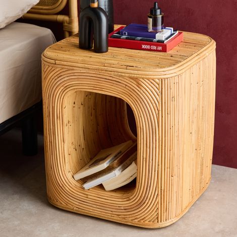 Lot de 2 bouts de canapé. tables d'appoint. tables de chevet avec niches. en rotin naturel. cubique et coins arrondis. L 45 x P 45 x H 50cm (1/5)