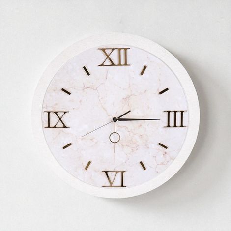 Orologio da parete D 57 cm - Moderno con Effetto Marmo Bianco dettagli oro (1/5)