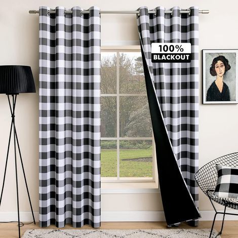 Karierte Vorhänge für ein Schlafzimmer im Landhausstil – Verdunkelungsvorhänge mit Ösen – 2er-Set Verdunkelungsvorhänge für das Wohnzimmer – 132,08 cm breit x 213,36 cm lang – schwarz-weiß (1/5)