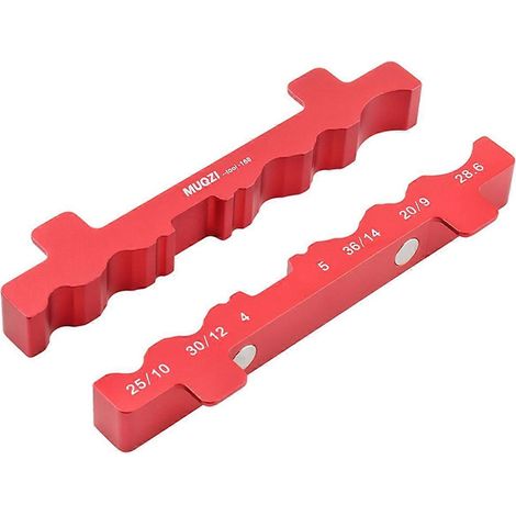 Réparation de vélo, amortisseur, suspension, axe, étau d'établi, pince multifonction rouge (1/5)