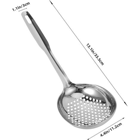 Cucina multifunzionale realizzata in legno e acciaio inox. (1/3)