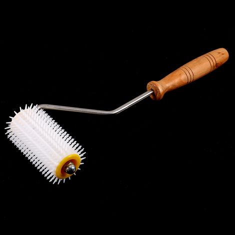 Rouleau à picots plastique pour désoperculer les cadres de ruche, outil apicole pour récolte de miel. (1/5)