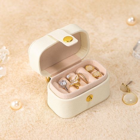 Caja pequeña de viaje para anillos, joyero de viaje, mini joyero, organizador de anillos, portátil, práctico regalo de viaje para niñas (1/5)