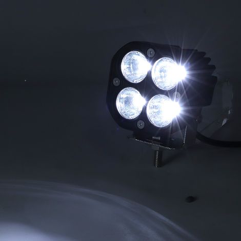 Universeller 40W LED-Arbeitsscheinwerfer, quadratisch, für Pkw und SUV (1/5)
