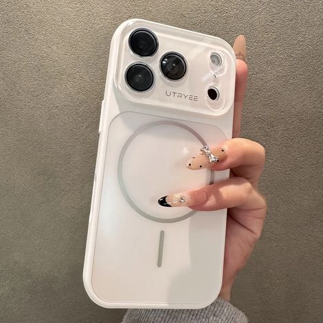 Coque de téléphone (iPhone 14 blanc) à chargement magnétique, finition AG givrée, en silicone souple antichoc (1/5)