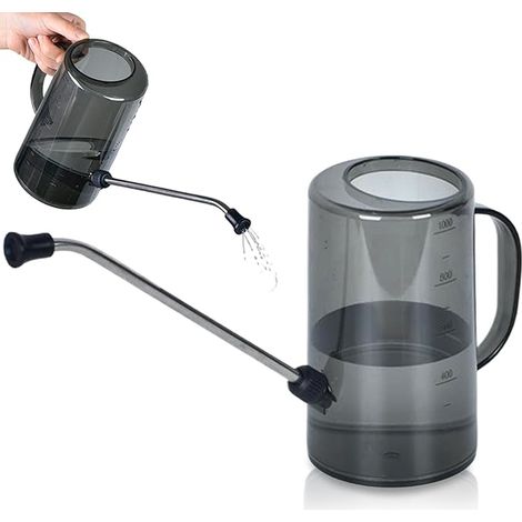 Arrosoir avec long bec, poignée, large ouverture et cadre métallique ergonomique. (1/5)